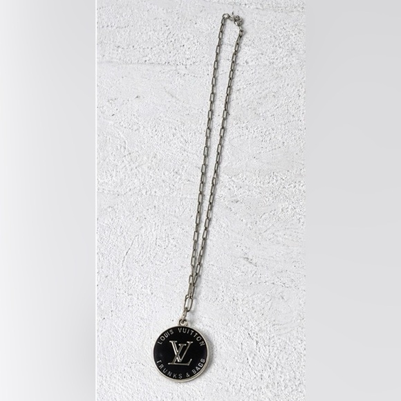 LV Black and Silver Round Trunks &Bags pendant on 18” Silver paperclip chain - Picture 3 of 3